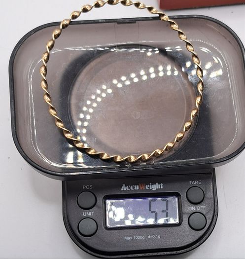 9 ct yellow gold  round twist bangle