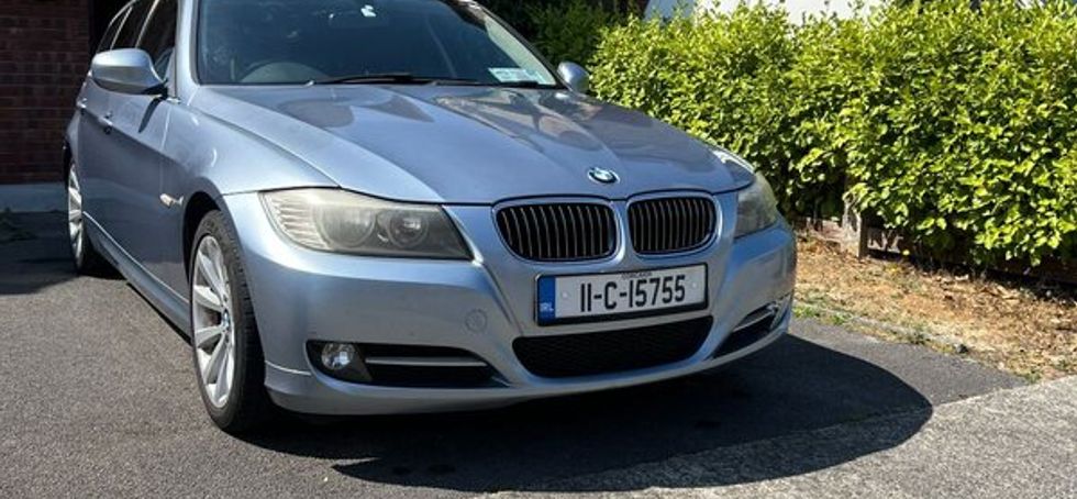 BMW 3-Series 2011 318 Exclusive Edition Touring