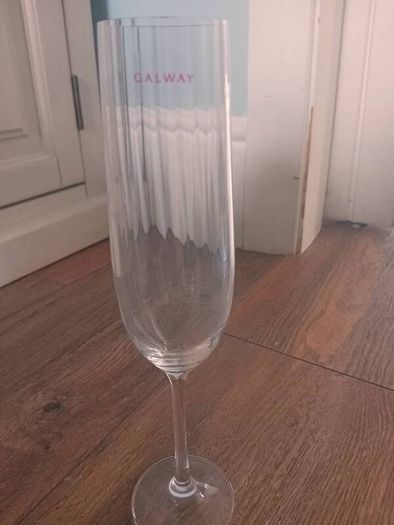 champagne flutes
