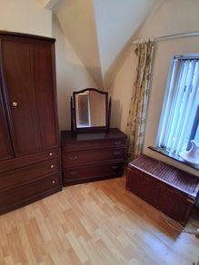 Dressing table & wardrobe
