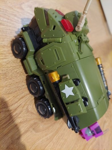 Transformer / toy / bulkhead