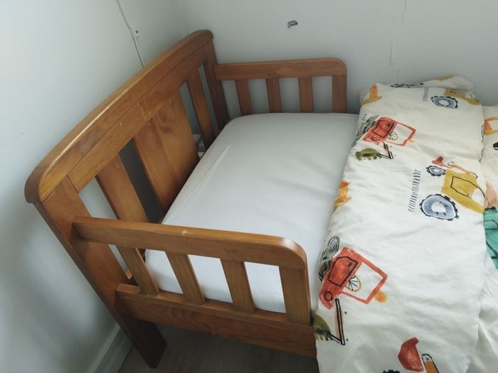 Mammas and pappas toddler bed