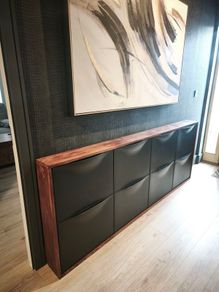 Shoe cabinet