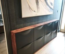 Shoe cabinet