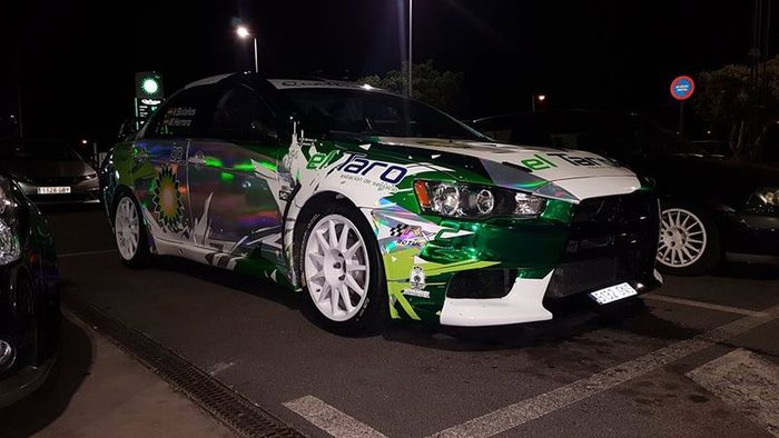 Super Gloss Car Wrap - Many Colours - PET Liner - Buy Per Meter