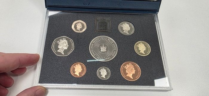 1993 United Kingdom Proof Coin Collection - Royal Mint 8-Piece Set with Case