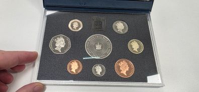 1993 United Kingdom Proof Coin Collection - Royal Mint 8-Piece Set with Case