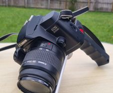 Canon EOS 5000 with 38-76mm EF zoom