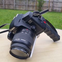 Canon EOS 5000 with 38-76mm EF zoom