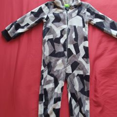 Size 3-4Y (104 cm) boys onesie pyjama