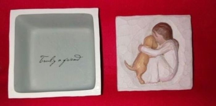 Willow Tree Trinket Box " Truly A Friend "