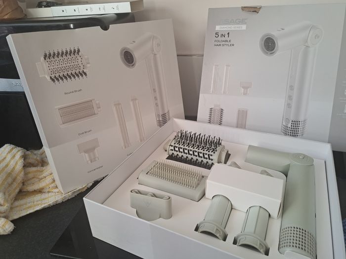 Hair dryer