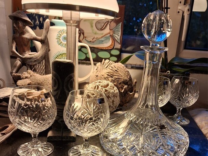 Vintage Irish lead crystal Ships Decanter & 4 whiskey glasses