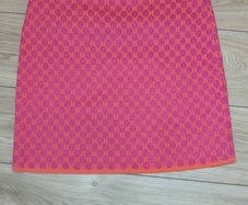 pink skirt