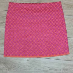 pink skirt