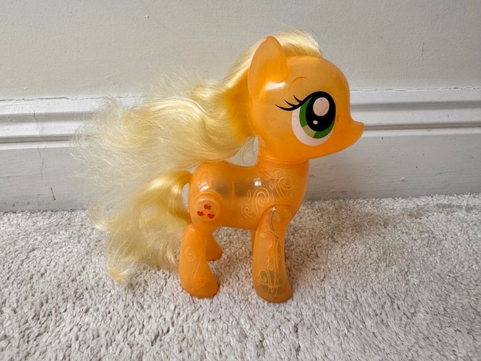 My Little Pony Shining Friends Applejack approx. 14 cm. Used NOT Working Used Please see photos