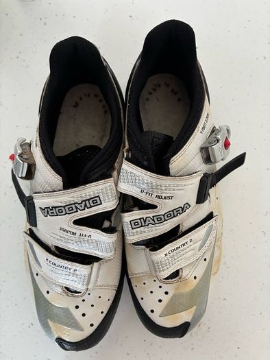 mountain bike shoes