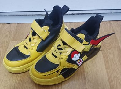 Pokemon boys trainers