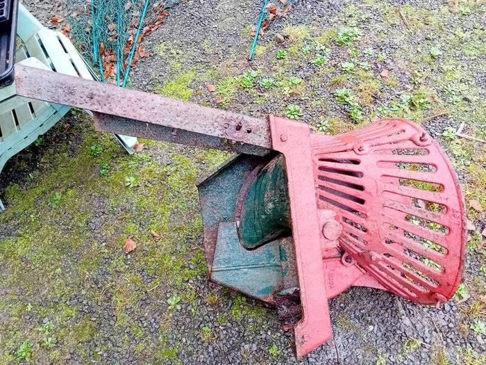 "Beet pulper " Wexford engineering turnip cutter   Free moving parts  NEEDS: TWO LEGS NEW SET OF BLADES