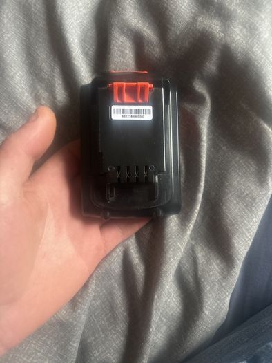 black +decker battery 18 volt good as new