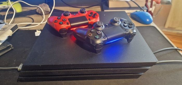 Sony playstation 4 pro 1tb 2 controller