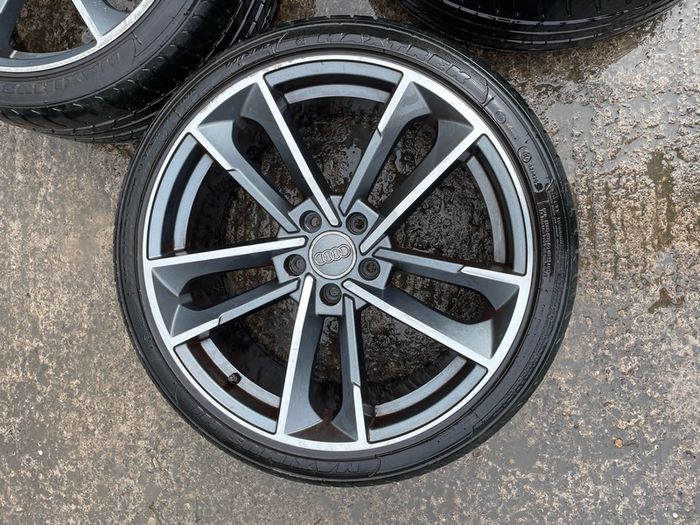 AUDI alloy wheel R19