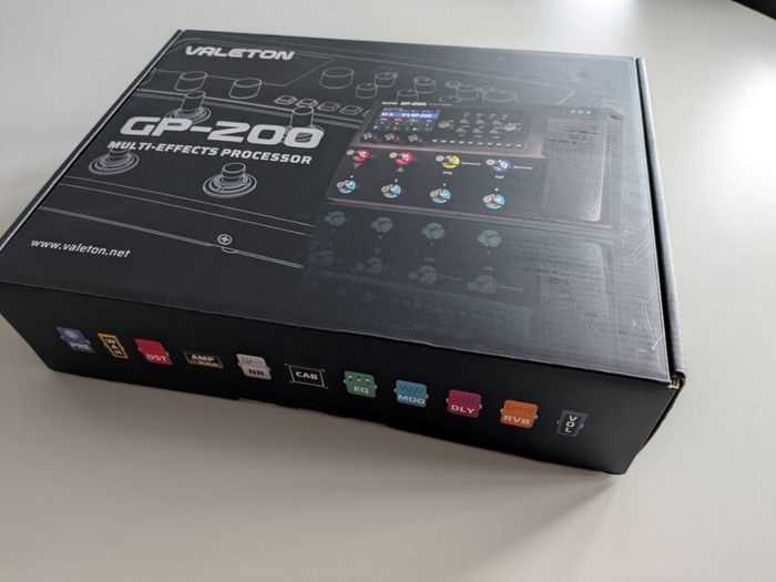 Valeton GP-200 multi-effects processor