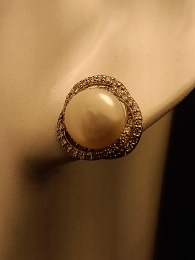 Bargain.Sterling Silver Cultured Pearl and Natural Zircon Pendant and Earrings Set