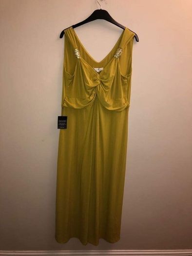 BRAND NEW Evening dress (size 22)