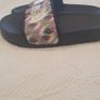 Boys Northface sliders Image 2