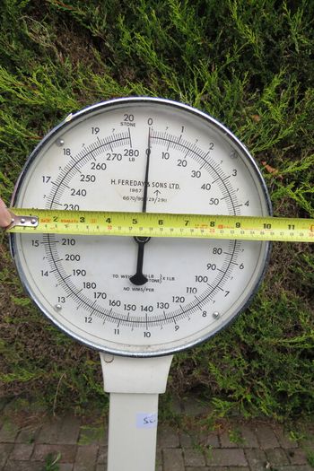 1967 vintage H. Fereday & Sons Ltd. column / lollipop scale