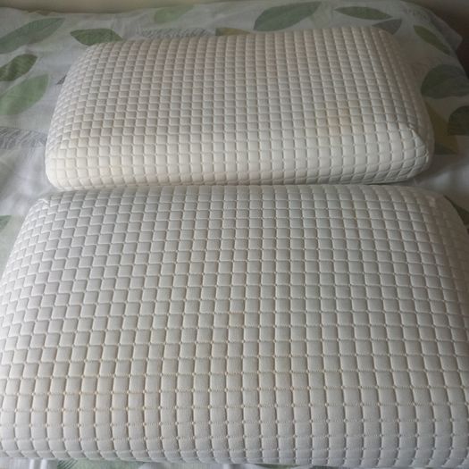 2 x orthopaedic memory foam Pillows