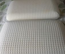 2 x orthopaedic memory foam Pillows