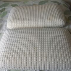 2 x orthopaedic memory foam Pillows