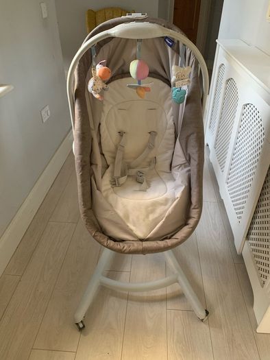Chicco Baby Hug 4-in-1 Baby and Meal Time Kit.
