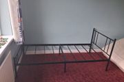 Metal bed frame