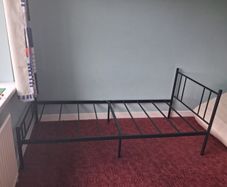 Metal bed frame
