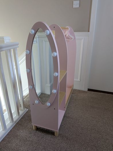 Kids clothing rail/wardrobe