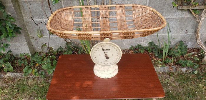 Vintage salters scales