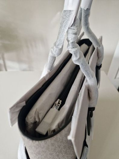 Michael Kors Voyager Large Tote Bag