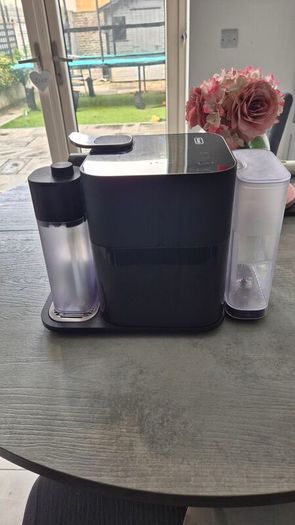 Gran Lattissima Black Coffee Machine