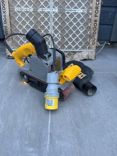 dewalt belt sander 110v
