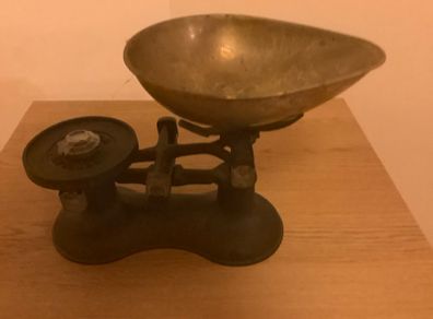 Victor England Weighing Scales