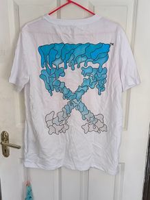 New off white t shirt size large