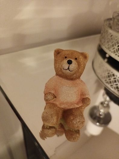 4 collectible bears