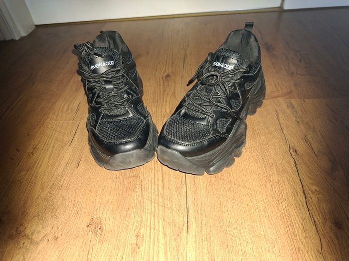Brand NEW Even&Odd chunky trainers size 3
