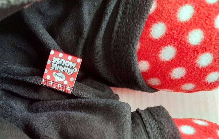 New Hat/neck zipped cushion tag attached