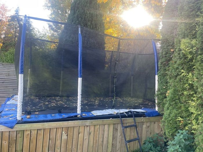 Trampoline 15ft x 9ft