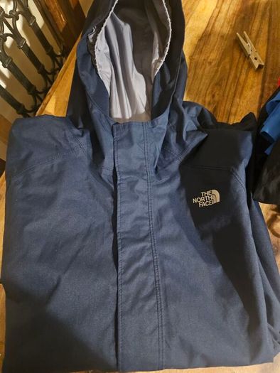 Northface wind breakers x2