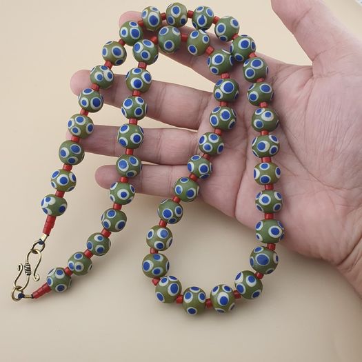 Vintage Venetian Style Thousand Eyes Leaf Green Glass,Blue Eyes Necklace 24 inches